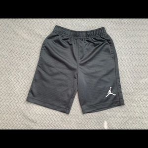 Boys Jordan shorts size 6